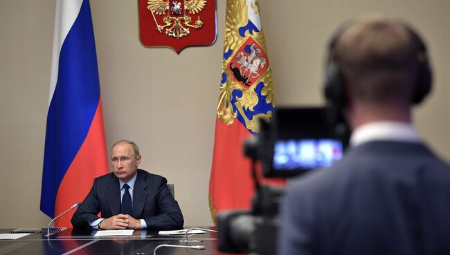 Президент РФ Владимир Путин проводит видеоконференцию, во время которой дал команду на уничтожение последнего химического боеприпаса в РФ. 27 сентября 2017