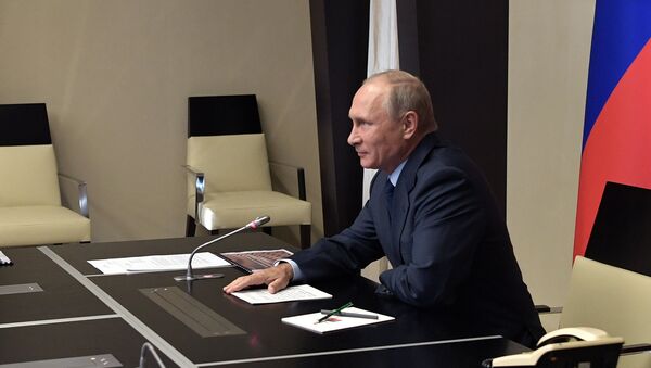 Президент РФ Владимир Путин проводит видеоконференцию, во время которой дал команду на уничтожение последнего химического боеприпаса в РФ. 27 сентября 2017