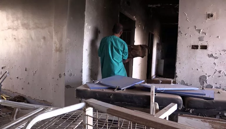 Разрушенные этажи государственной больницы имени Асада, когда армия выбивала от террористов ИГ (запрещена в России) в мае 2016 Разрушенные этажи государственной больницы имени Асада, когда армия выбивала от террористов ИГ (запрещена в России) в мае 2016