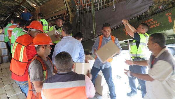 Спецборт МЧС России доставил в Мексику, пострадавшую от разрушительного землетрясения продукты питания, палатки и предметы первой необходимости. 27 сентября 2017