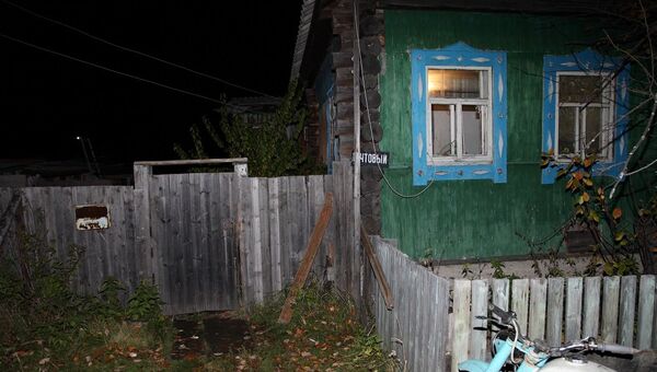 Сгоревший дом в посёлке Санкино в Свердловской области. 28 сентября 2017