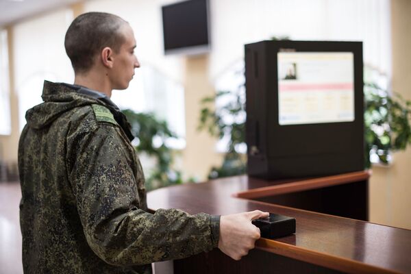 Военнослужащий в расположении Таманской дивизии Военнослужащий в расположении Таманской дивизии