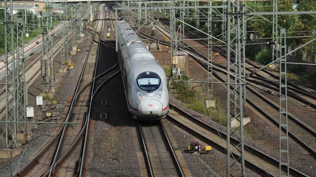 Скоростной поезд Intercity-Express (ICE) в Германии. архивное фото