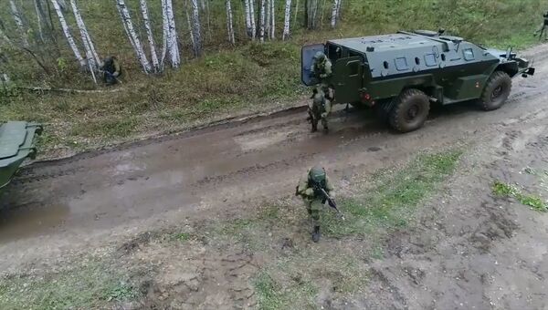 Поиск диверсантов и разминирование дороги: учения ракетных войск под Новосибирском