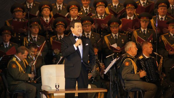 Кобзон дал концерт в Луганске в честь своего юбилея
