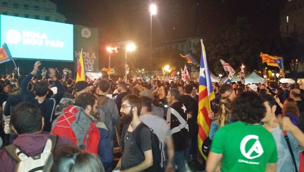 Митинг в Барселоне после референдума о независимости Каталонии. 1 октября 2017