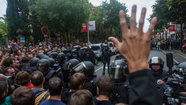 Столкновения у избирательных участков в ходе референдума о независимости Каталонии. 1 октября 2017