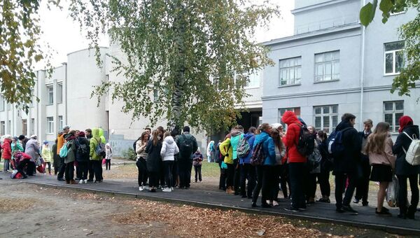 Эвакуация школы в Нижнем Новгороде. 2 октября 2017