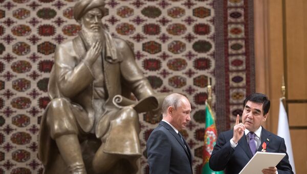 Владимир Путин и президент Туркмении Гурбангулы Бердымухамедов на церемонии подписания совместных документов по итогам переговоров в Ашхабаде. 2 октября 2017