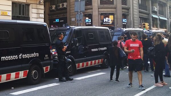 Акция протеста перед зданием Национальной полиции в Барселоне, Испания. Архивное фото