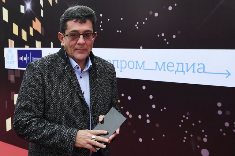 Телеведущий Петр Кулешов перед началом церемонии вручения телевизионной премии ТЭФИ 2017 в Москве. 3 октября 2017