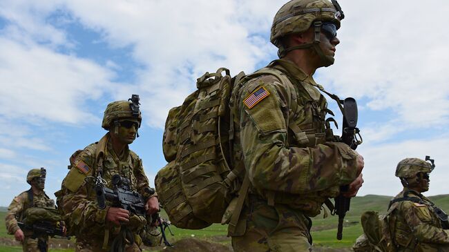 Военнослужащие США во время военных учений. Архивное фото Военнослужащие США во время военных учений. Архивное фото