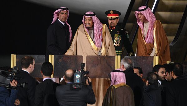 Король Саудовской Аравии Салман бен Абдель Азиз Аль Сауд в аэропорту Внуково-2