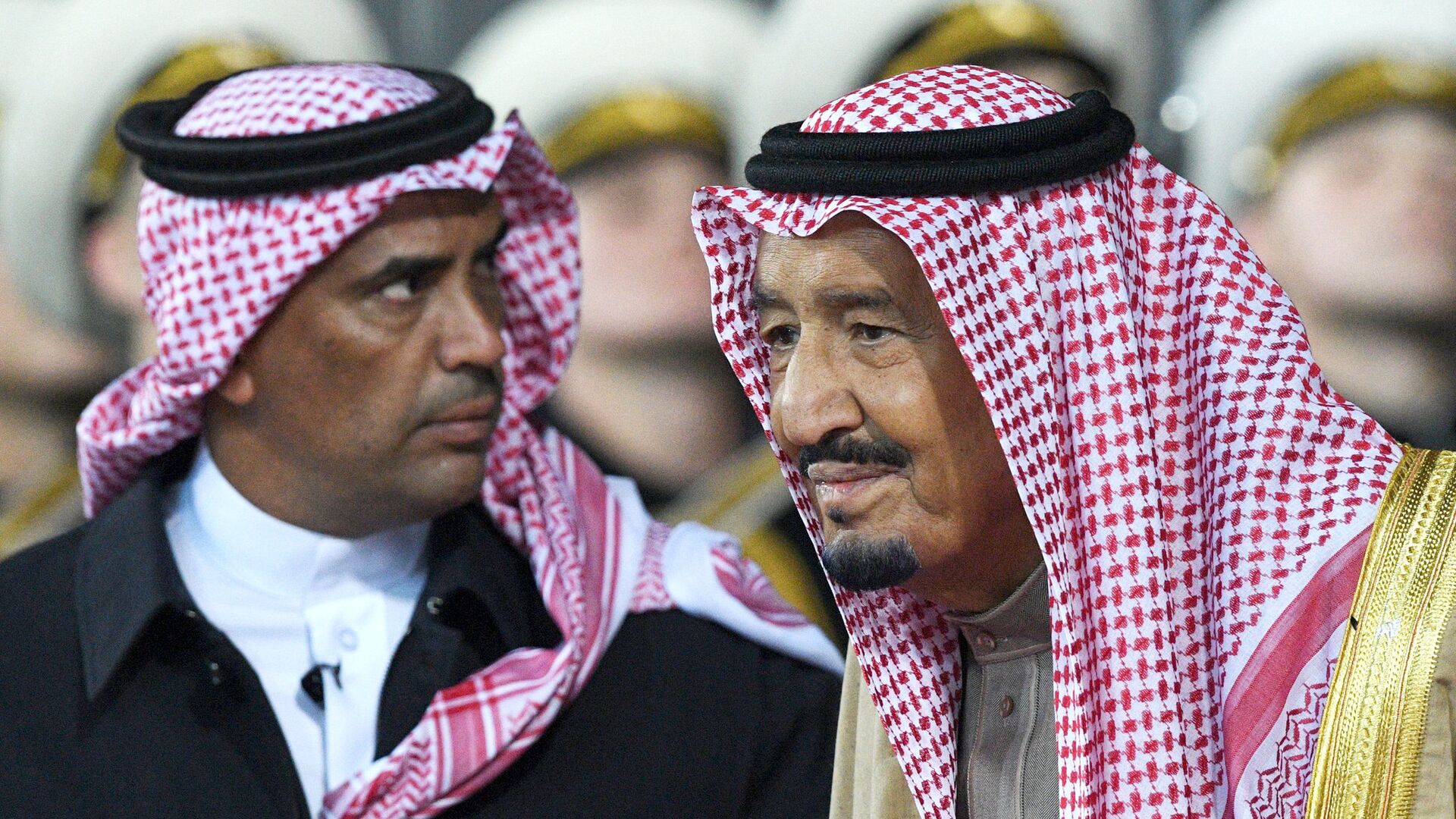 Имена саудовской аравии. Саудовский принц Мухаммед Бен Салман. Абдель Азиз Бен Сальма. Гарем принца Саудовской Аравии. Гарем принца Саудовской Аравии девушки.
