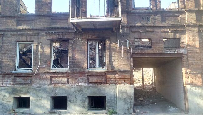 Дома на Театральном спуске в Ростове-на-Дону после крупного пожара. Архивное фото