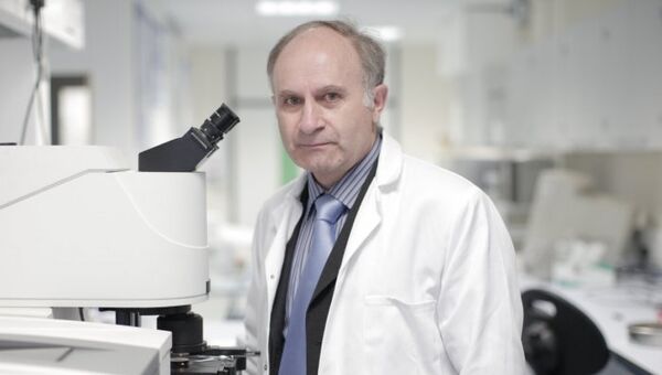 Профессор Сергей Казарян, ведущий эксперт в области вибрационной спектроскопии