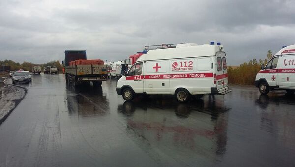 Скорая помощь на месте ДТП с участием автобуса в Коломенском районе Подмосковья