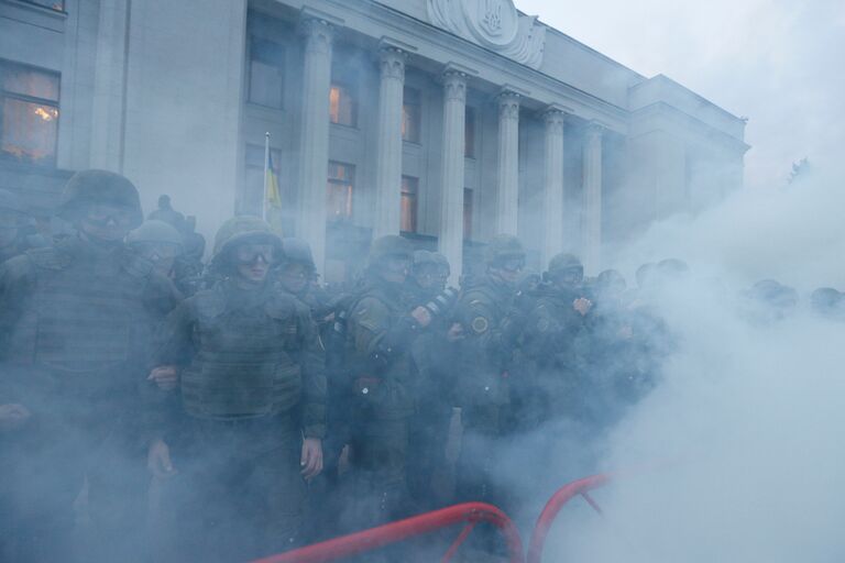 Ситуация у здания Верховной рады Украины во время принятия закона об особом статусе Донбасса. 5 октября 2017 Ситуация у здания Верховной рады Украины во время принятия закона об особом статусе Донбасса. 5 октября 2017