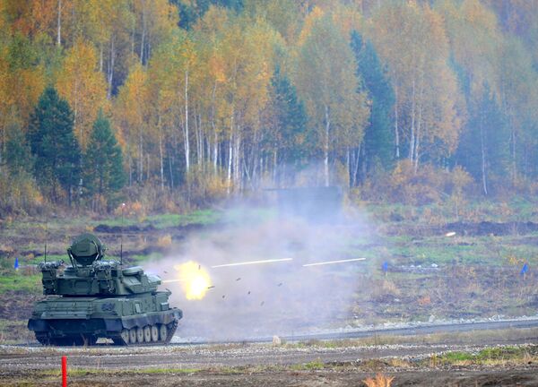 Зенитная самоходная установка Шилка на выставке вооружений Russian Expo Arms-2013 Зенитная самоходная установка Шилка на выставке вооружений Russian Expo Arms-2013