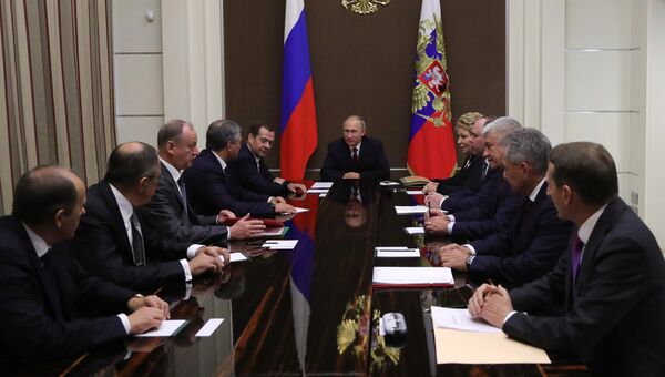 Президент РФ Владимир Путин проводит совещание с постоянными членами Совета безопасности РФ. 7 октября 2017