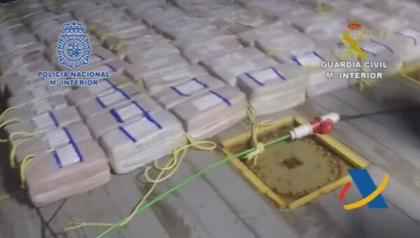 В Испании полиция задержала судно с 3,8 тонны кокаина. Скриншот видео