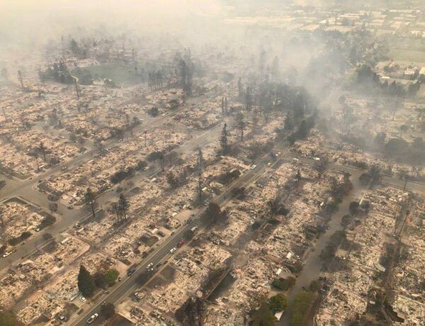 Территории, пострадавшие от пожара к северу от Сан-Франциско, Калифорния, США. 9 октября 2017
