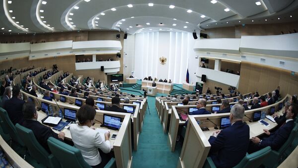 Сенаторы на заседании Совета Федерации РФ. Архивное фото