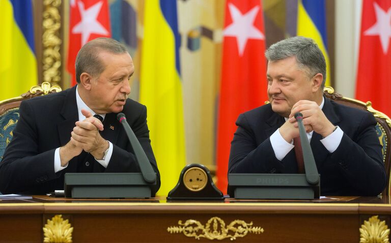 Президент Турции Реджеп Тайип Эрдоган и президент Украины Петр Порошенко во время встречи в Киеве Президент Турции Реджеп Тайип Эрдоган и президент Украины Петр Порошенко во время встречи в Киеве