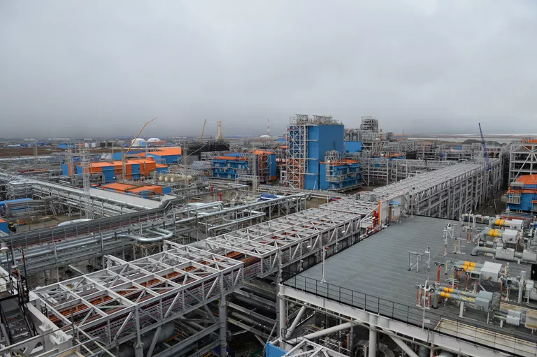 Строительство завода Ямал СПГ и морского порта Сабетта Строительство завода Ямал СПГ и морского порта Сабетта