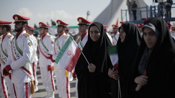 Годовщина исламской революции на площади Свободы в Тегеране