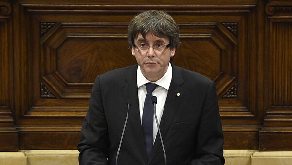 Глава Женералитета Карлес Пучдемон  выступает перед каталонским парламентом. 10 октября 2017