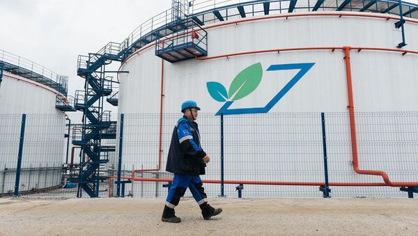Биологические очистные сооружения на Московском нефтеперерабатывающем заводе Газпром нефти. Архивное фото