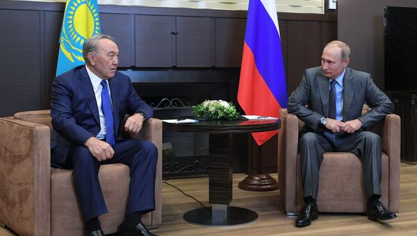 Владимир Путин и президент Казахстана Нурсултан Назарбаев во время встречи. 12 октября 2017