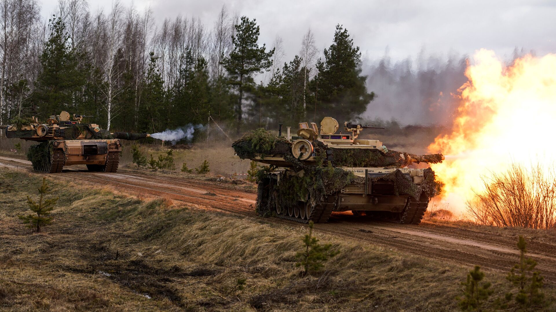 Танки M1 Abrams - РИА Новости, 1920, 12.04.2023