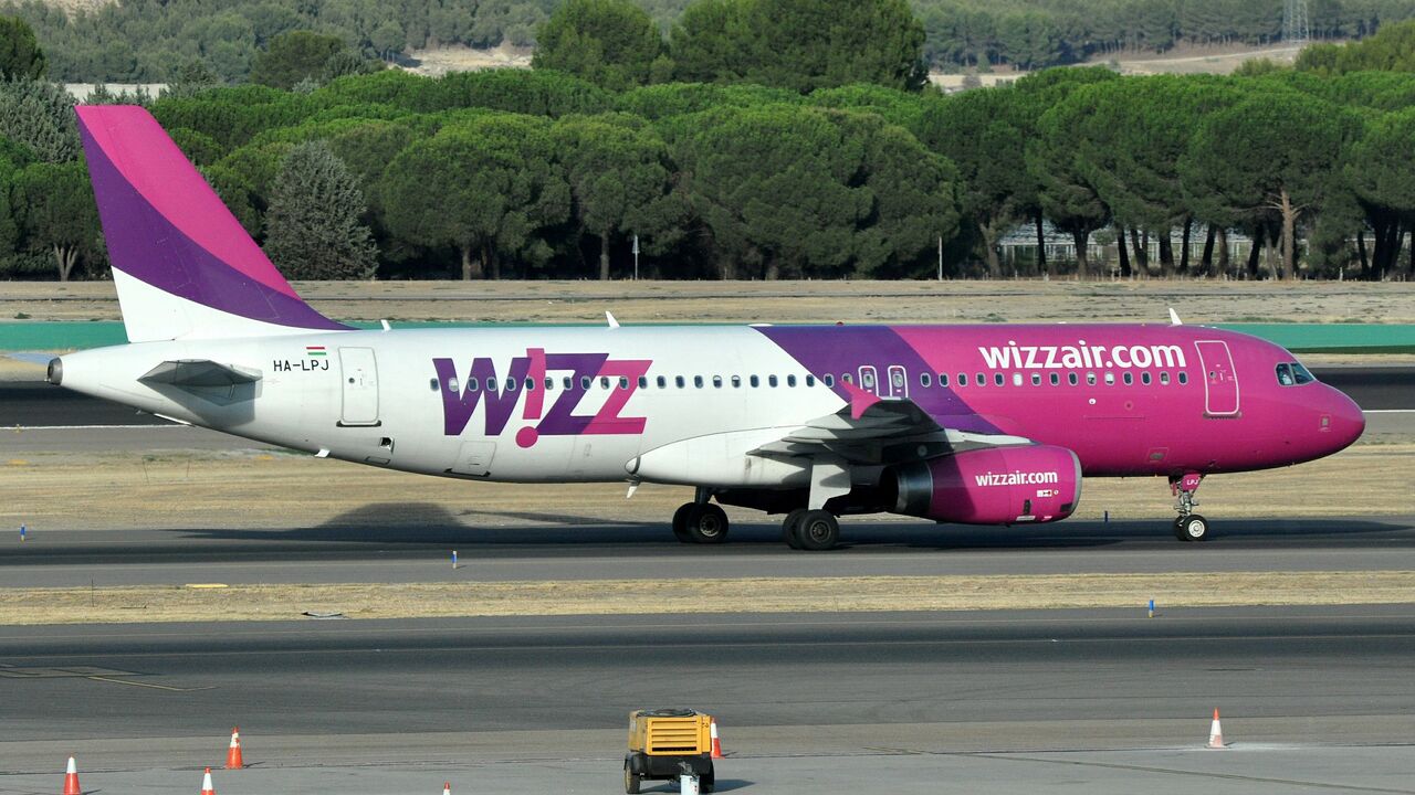 Самолет Wizz Air, приземлившийся в Киеве, вернулся в Будапешт - РИА  Новости, 02.11.2021