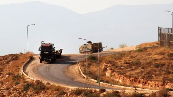Турецкая бронетехника около сирийской северо-западной провинции Идлиб