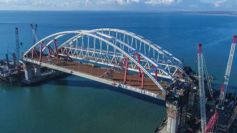 Завершение работ по установке по установке автодорожной арки Крымского моста. 13 октября 2017 Завершение работ по установке по установке автодорожной арки Крымского моста. 13 октября 2017