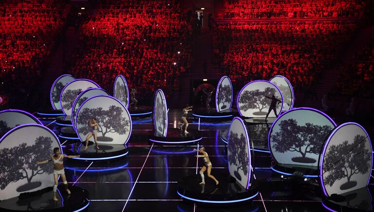 Театральное представление на церемонии открытия XIX Всемирного фестиваля молодежи и студентов в Сочи. 15 октября 2017