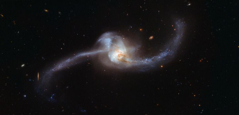 Галактика NGC 2623 в созвездии Рака