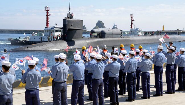 Атомная подводная лодка ВМФ США Мичиган на военно-морской базе Пусан в Южной Корее