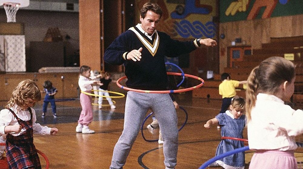 Кадр из фильма Детсадовский полицейский(1990) Кадр из фильма Детсадовский полицейский(1990) - РИА Новости, 1920, 21.08.2025