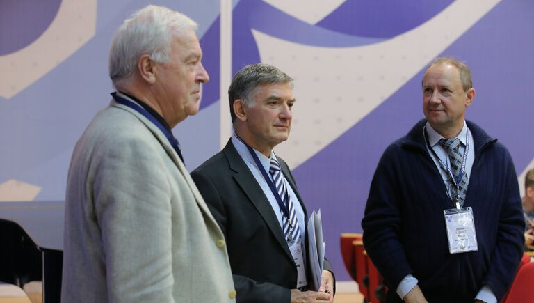 Ректор НИЯУ МИФИ Михаил Стриханов (в центре) на II Симпозиуме Инженерно-физические технологии биомедицины Ректор НИЯУ МИФИ Михаил Стриханов (в центре) на II Симпозиуме Инженерно-физические технологии биомедицины