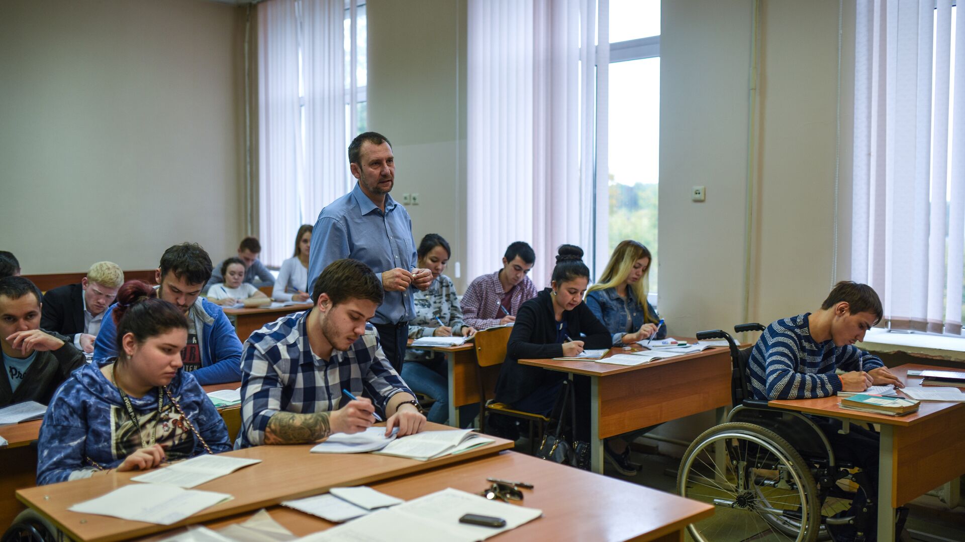 Студенты на занятиях - РИА Новости, 1920, 05.02.2021