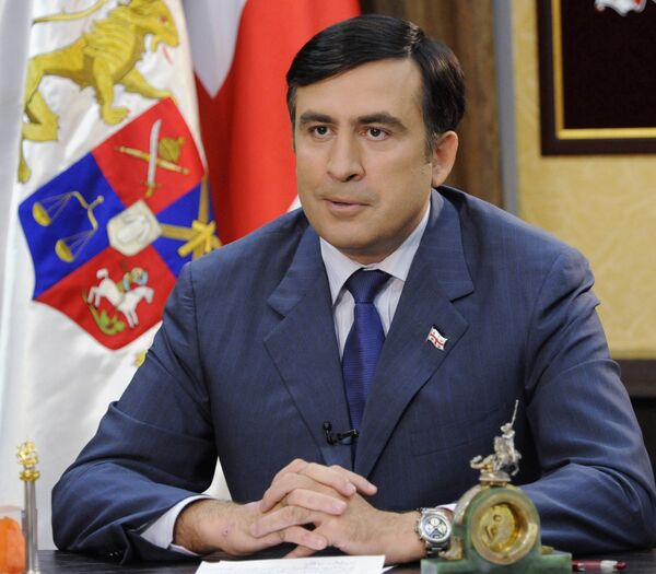 Президент Грузии Михаил Саакашвили во время телевизионного обращения
