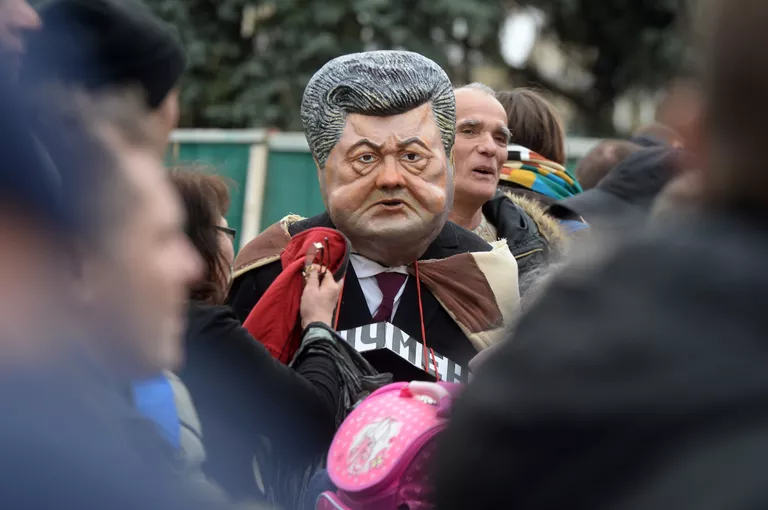 Участники акции в поддержку крупной политической реформы в Киеве. 17 октября 2017 Участники акции в поддержку крупной политической реформы в Киеве. 17 октября 2017