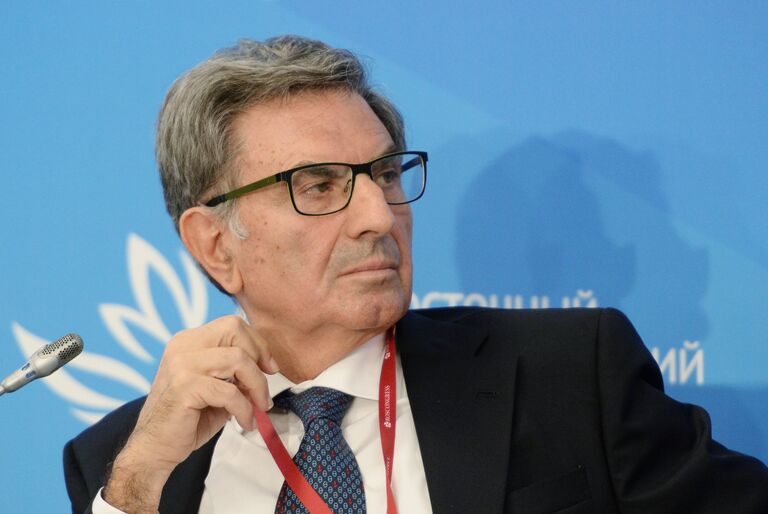 Президент ассоциации Познаём Евразию, председатель совета директоров АО Банк Интеза Антонио Фаллико во время дискуссии Новые технологии в финансовом секторе АТР. 7 сентября 2017 Президент ассоциации Познаём Евразию, председатель совета директоров АО Банк Интеза Антонио Фаллико во время дискуссии Новые технологии в финансовом секторе АТР. 7 сентября 2017