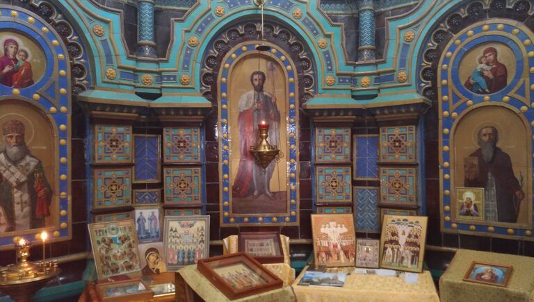 Иконостас часовни-памятника гренадерам, погибшим в бою под Плевной Иконостас часовни-памятника гренадерам, погибшим в бою под Плевной