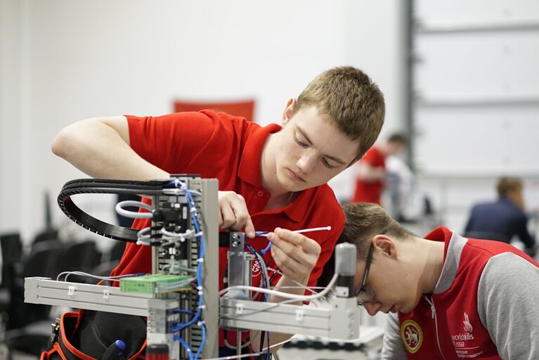 V Национальный чемпионат WorldSkills в Краснодаре. Соревнования в компетенции Мехатроника