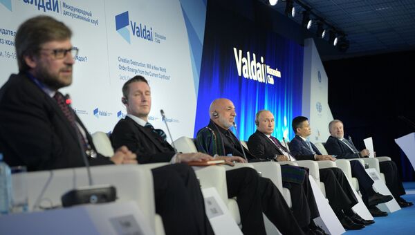 Владимир Путин принимает участие в итоговой пленарной сессии XIV ежегодного заседания Международного дискуссионного клуба Валдай. 19 октября 2017