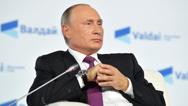 Президент РФ Владимир Путин принимает участие в итоговой сессии Международного дискуссионного клуба Валдай. Архивное фото